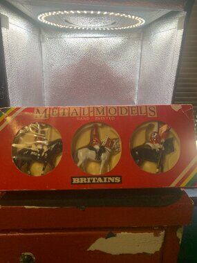 Vintage Britains Metal Models Hand Painted #7205 3 Mounted Lifeguards BOX WEAR
